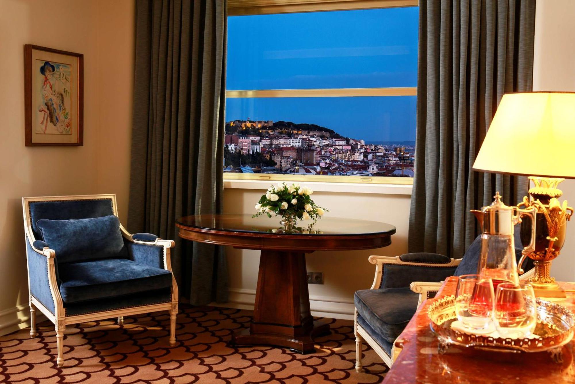 ホテル チボリ アヴェニーダ リベルダーデ リスボン エクステリア 写真 A room at the hotel