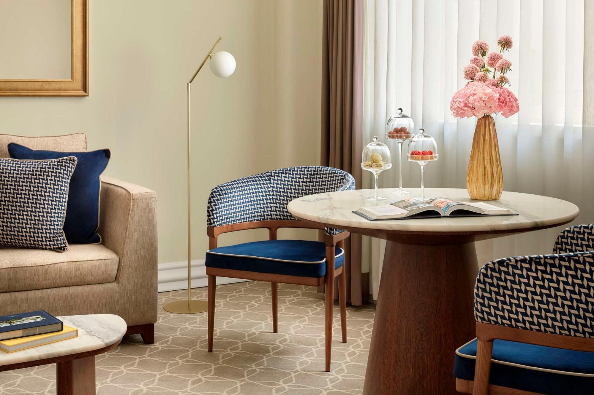 ホテル チボリ アヴェニーダ リベルダーデ リスボン エクステリア 写真 A suite at the hotel