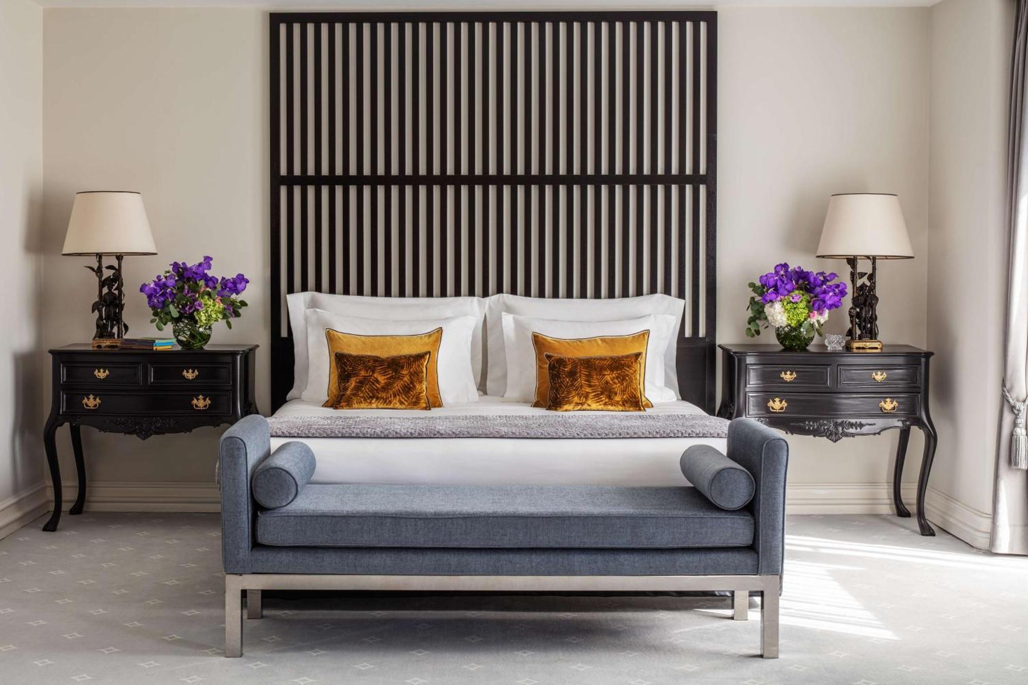 ホテル チボリ アヴェニーダ リベルダーデ リスボン エクステリア 写真 A bedroom at The Carlyle