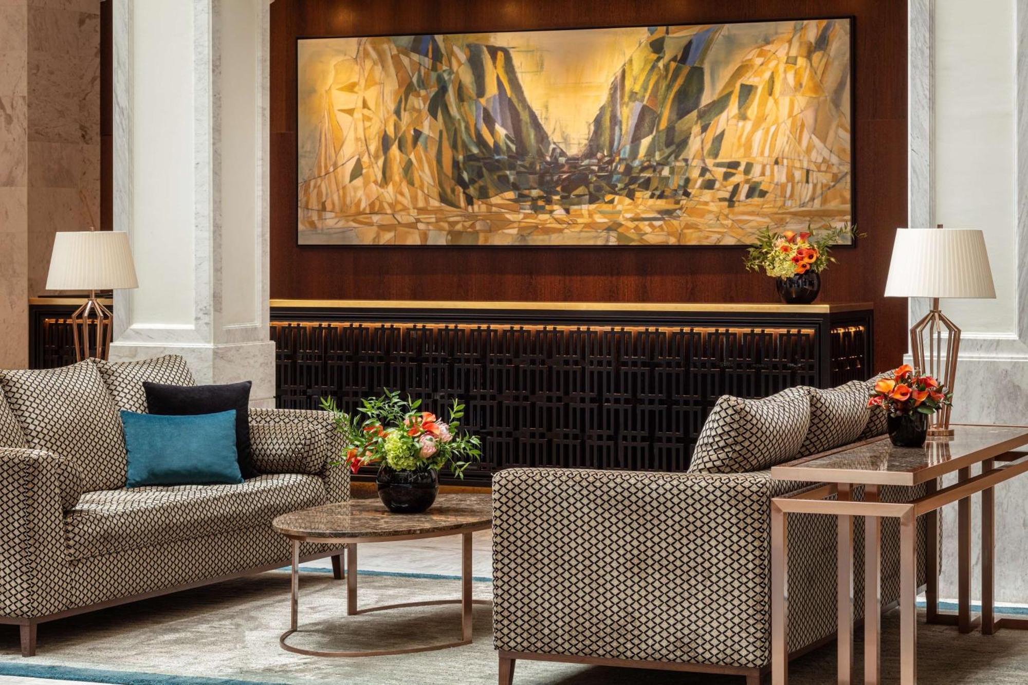 ホテル チボリ アヴェニーダ リベルダーデ リスボン エクステリア 写真 The lobby of the Four Seasons Hotel, Washington, D.C.