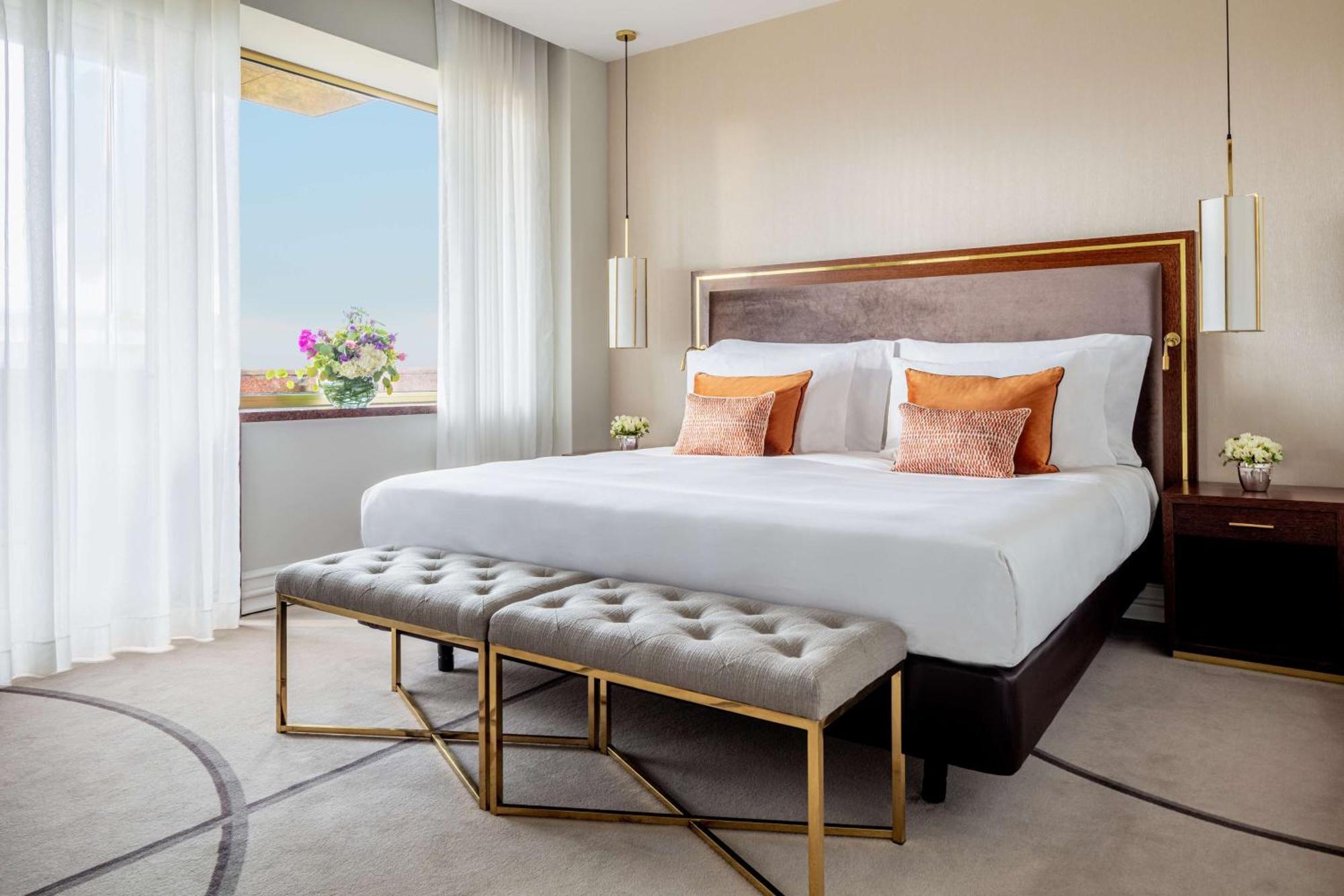 ホテル チボリ アヴェニーダ リベルダーデ リスボン エクステリア 写真 A bedroom at the hotel